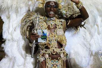 El diseñador teldense Nauzet Afonso vuela con éxito en el Carnaval capitalino (Foto TA)